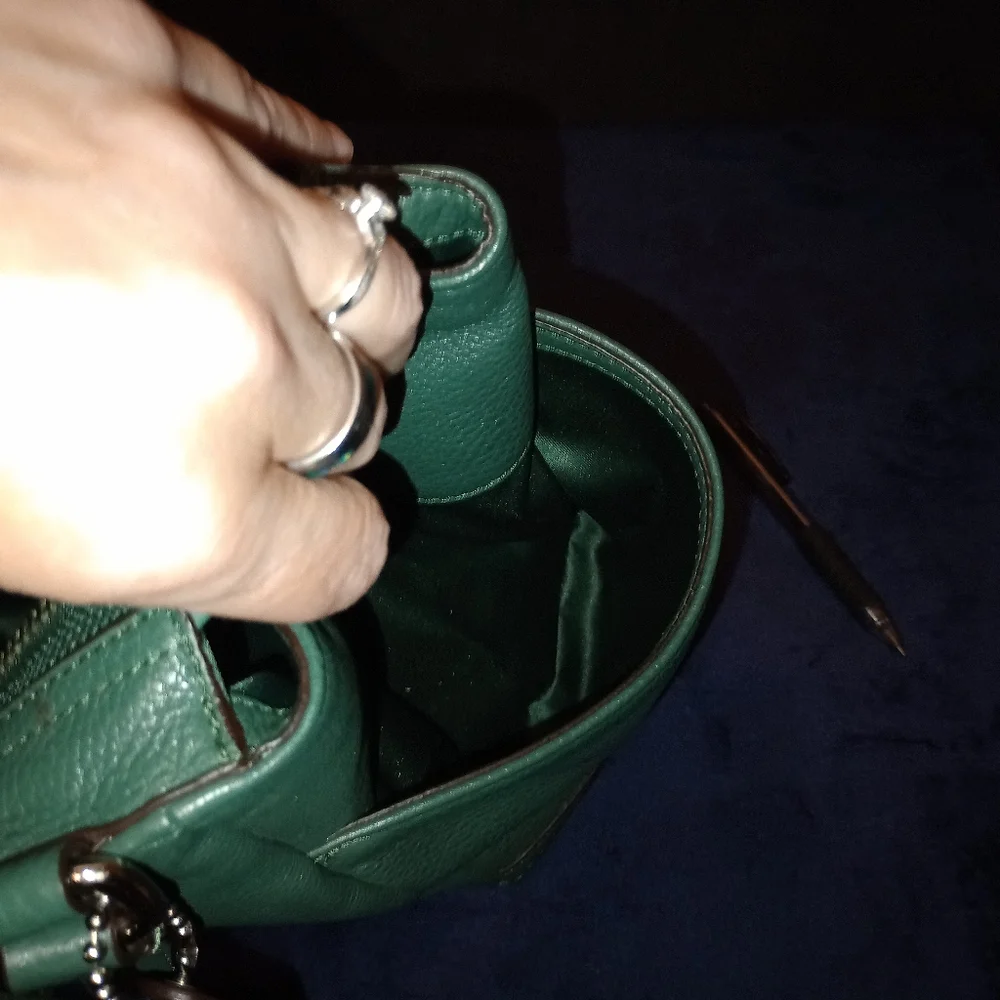 EUC Coach Park pebbled Leather Carrie Tote  Hunter Green - Picture 13 of 15